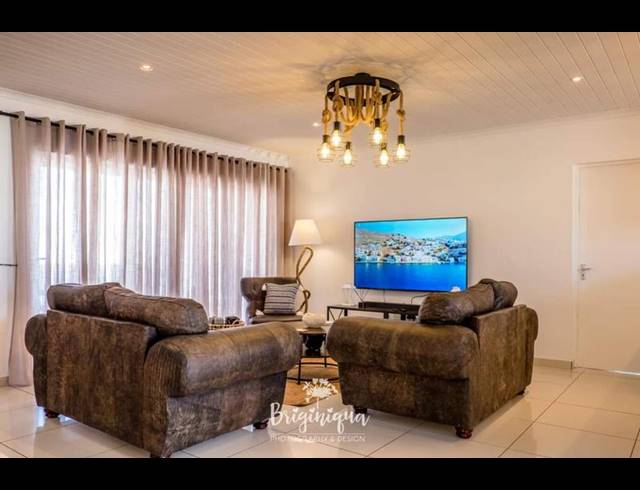 3 BEDROOM HOUSE FOR SALE IN SANDY POINT